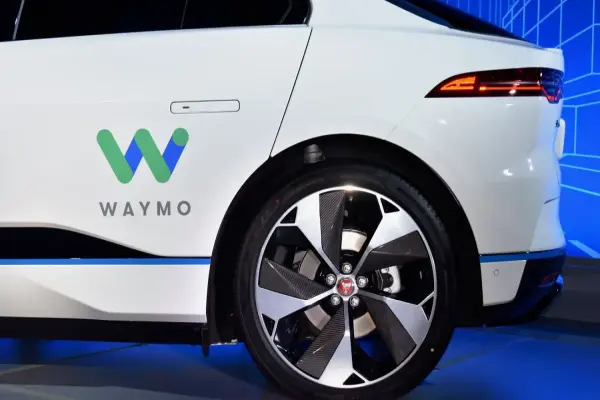 6 thử thách thú vị đang chờ đợi robot taxi Waymo tại London